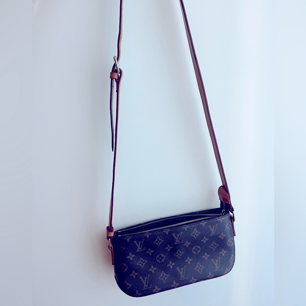 Vintage, authentic louis vuitton crossbody purse